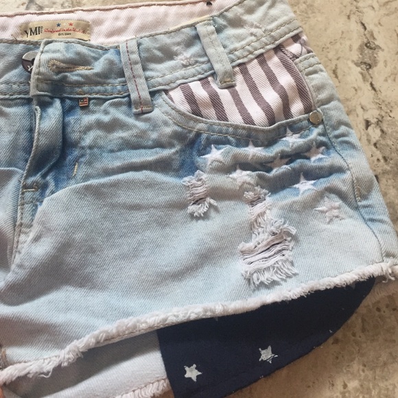 🇺🇸 Patriotic/stars & stripes jean shorts 🇺🇸 - Picture 3 of 3